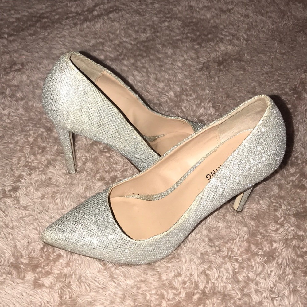 Heels - Picture 3 of 4